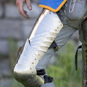 Défense des jambes supérieures articulée XV siècle, cuissards gothiques-06