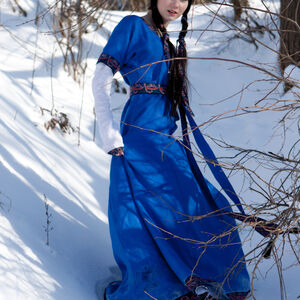 « Knyazhna Helga » robe médiévale avec tunique en lin d'ArmStreet