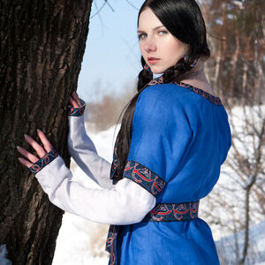 Vue d'arrière « Knyazhna Helga » robe médiévale en lin avec tunique d'ArmStreet