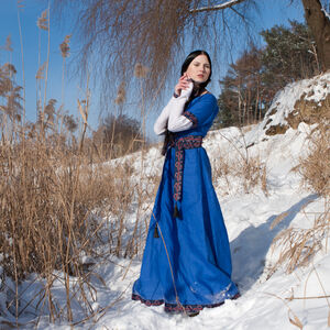 « Knyazhna Helga » robe médiévale en lin avec tunique d'ArmStreet