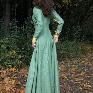 La robe médiévale « Reine des forêts » ArmStreet
