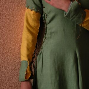 La robe médiévale « Reine des forêts » ArmStreet