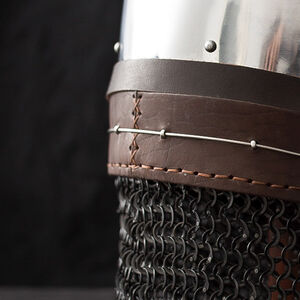 Le casque médiéval bassinet klappvisor