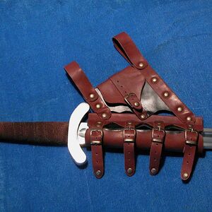 Baudrier ou porte-épée médiéval en cuir brun ArmStreet
