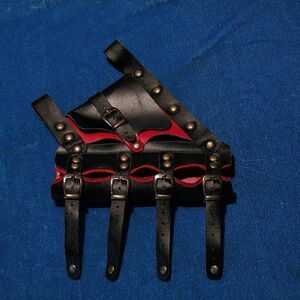 Baudrier ou porte-épée médiéval en cuir noir ArmStreet
