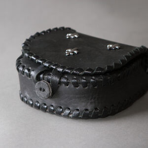 Sac médiévale en cuir avec les accents moulés d'ArmStreet