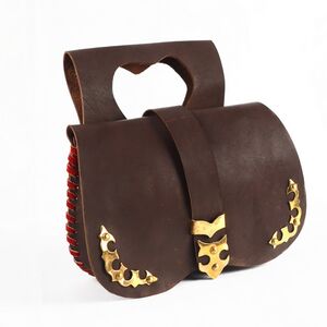 Le sac pochette médiévale en cuir avec les accents en laiton ArmStreet