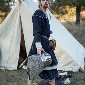 Manteau brodé en laine, Kaftan de Viking « Éric le Jarl »