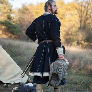 Manteau brodé en laine, Kaftan de Viking « Éric le Jarl »