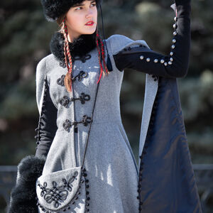 Manteau en Laine Fantastique d'Inspiration Balkanique «Reine de Shamakhan»-15