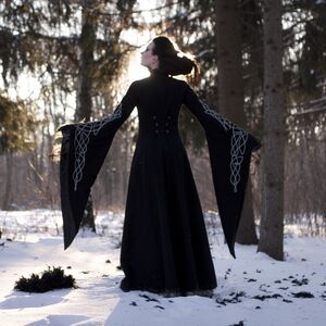 Costume fantasy manteau Gothique femme en laine « Merle Noir »