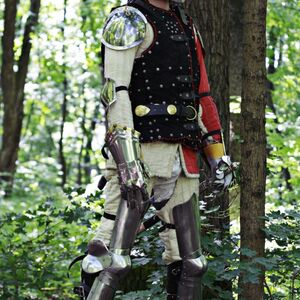 MULTILAYERED 15 CENTURY FRONT SLIT BRIG