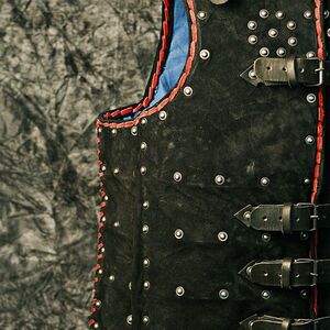 MULTILAYERED 15 CENTURY FRONT SLIT BRIG