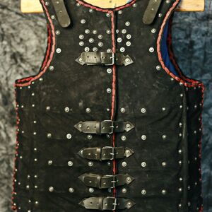 MULTILAYERED 15 CENTURY FRONT SLIT BRIG