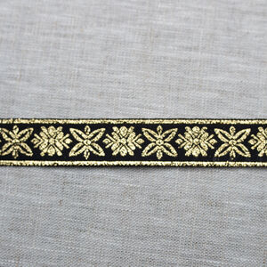 Passement étroit Forest Princess avec des accents argentés ou dorés à vendre au mètre