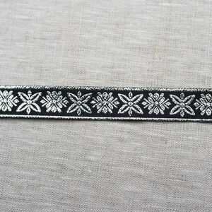 Passement étroit Forest Princess avec des accents argentés ou dorés à vendre au mètre