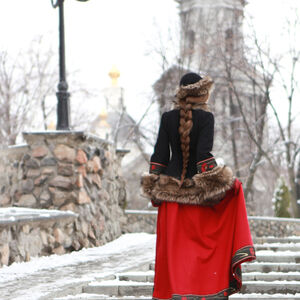 Rabais: Manteau Court Zupan avec Fourrure Artificielle « Bal Royal » | Laine noire | Fait sur mesure