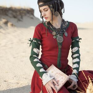 Rabais: Robe fantastique en lin « Fille de l'Alchimiste » | Lin rouge amarante