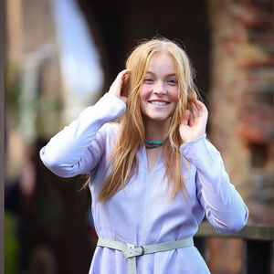 Rabais: Tunique en Lin à la Couture Manuelle « Trea la Guérisseuse » | Lin fin lilas pâle | Taille 2