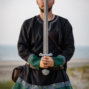 Rabais: Tunique viking de lin « Bjorn le Bûcheron » avec décoration | Lin vert olive | Taille XL