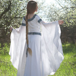 Vue d'arrière de robe médiévale de mariage fantastique « Cygne blanc » d'ArmStreet