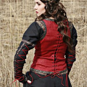 Robe de style médiéval « Chasseresse » avec le gilet corsage-05