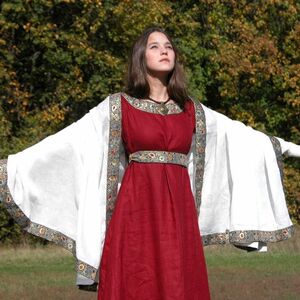 Robe franque médiévale avec robe et châle-06
