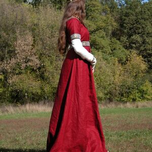 Robe franque médiévale avec robe et châle-09