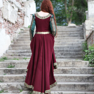 Vue d'arrière de robe médiévale de laine « Manches vertes » -08