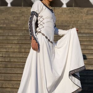 Robe Médiévale en Coton avec Gilet « Reine Échiquéenne »-10