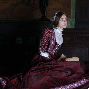 Robe renaissante du style florentin en velours naturel «Belle Ginevra»-03