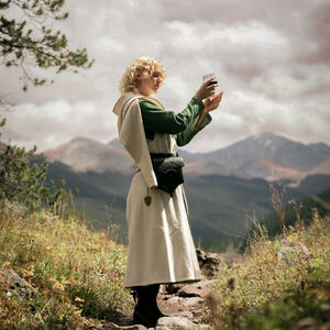 Surcot en laine du haut Moyen Âge, tabard long « Les Collines Creuses » XIIIe siècle