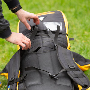 Système de sac à dos détachable pour équipement d'escrime «Fourmi»