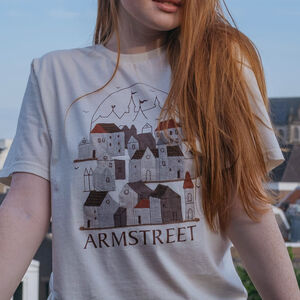T-shirt à Patchwork Brodé en Édition Limitée « Jour chez ArmStreet »-03