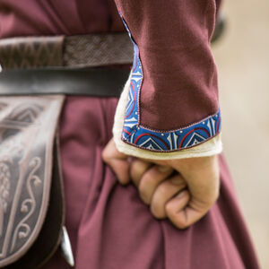 Tunique longue en coton décoré avec passement inspirée par XIII siècle