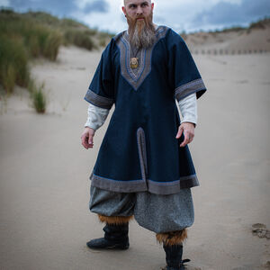 Tunique Viking en laine à manches courtes avec passement, broderies manuelles et accents «Ingvar le Marin»