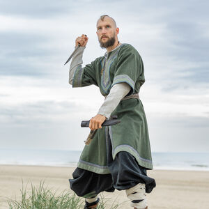 Tunique Viking en laine à manches courtes avec passement, broderies manuelles et accents «Ingvar le Marin»