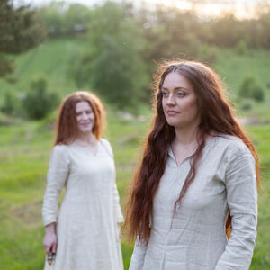 Vente de Surstock de Chemise en lin, sous-vêtement viking « Eydis la Danseuse du printemps »