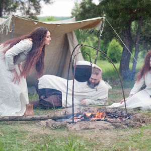 Vente de Surstock de Chemise en lin, sous-vêtement viking « Eydis la Danseuse du printemps »