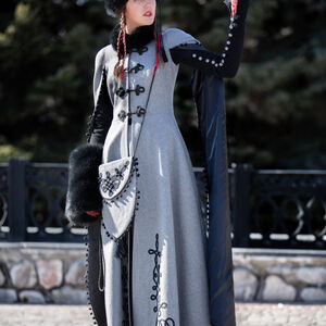 Vente du Manteau médiéval fantastique en laine «Reine de la Shamakhan»