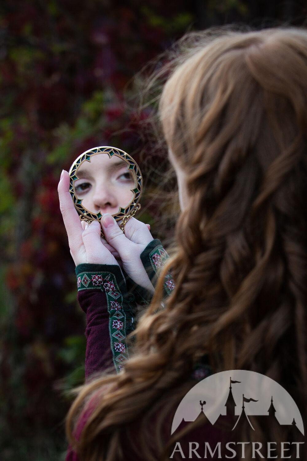 Miroir en laiton avec émail style médiéval "Gardienne des Clés"
