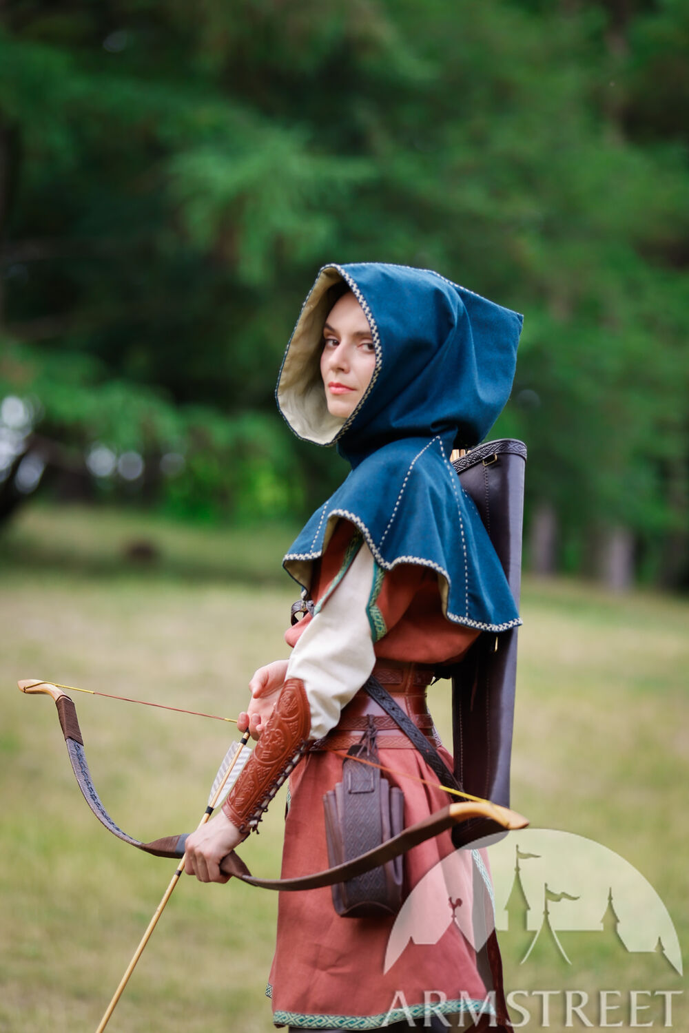 Costume m&eacute;di&eacute;val unisexe &laquo; Chasseresse &raquo;