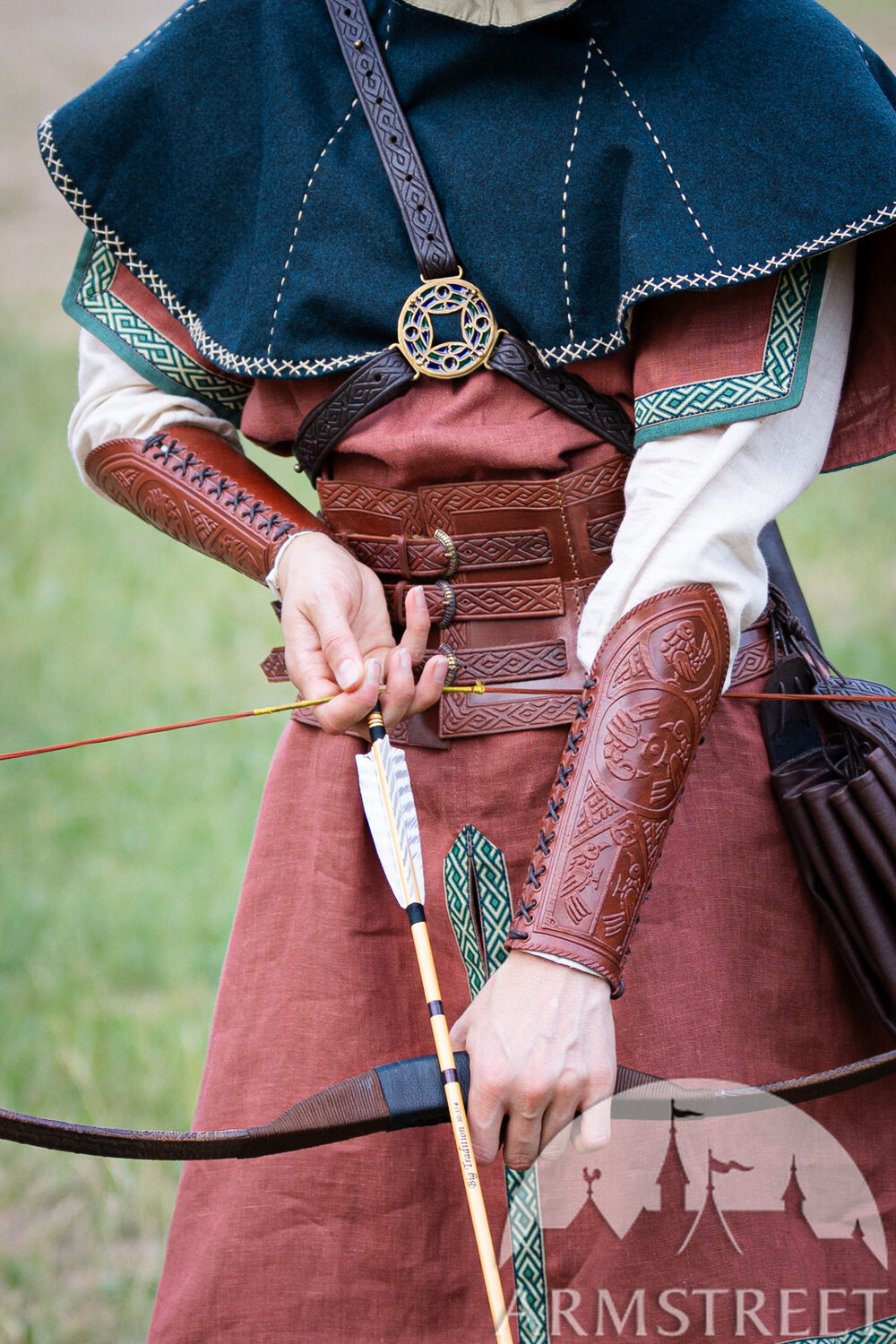 Costume m&eacute;di&eacute;val unisexe &laquo; Chasseresse &raquo;