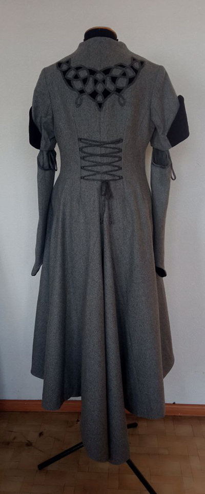 Common - sale-exclusive-woolen-coat-red-riding-hood-grey-wool-black-accents-2.jpg